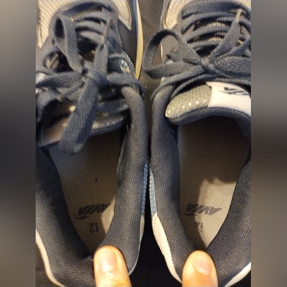 Men's AVIA Size 12 Cantilever Running Non Marking Athletic Shoes. Gently worn - Picture 4 of 5